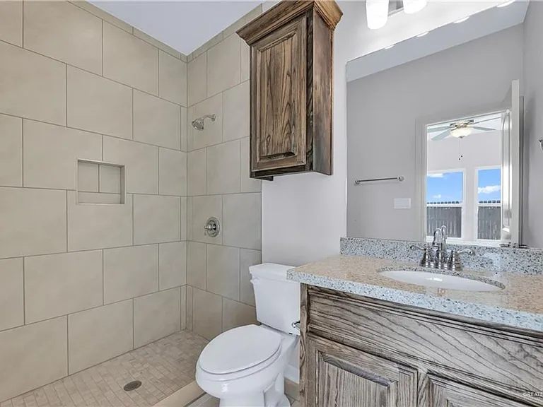 2402 Augustin Ct — Photo 14