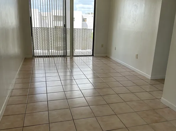 8145 NW 7th St APT 505, Miami, FL 33126