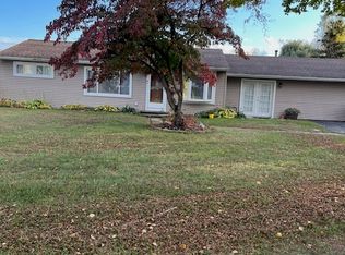 1021 Sycamore Ln, Temperance, MI 48182