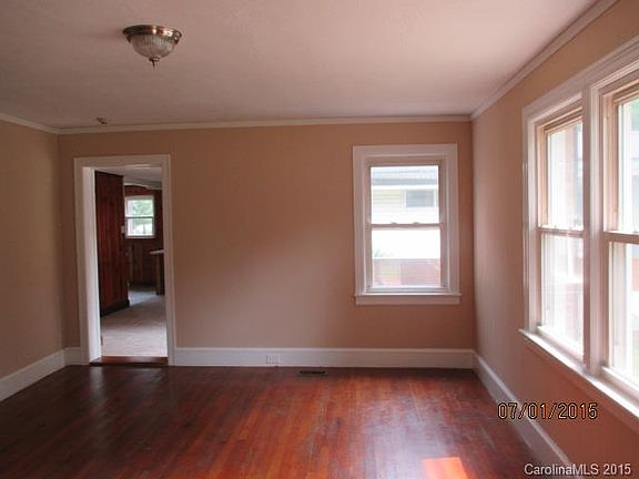 3rd image of 221 Rose St