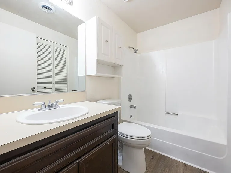 4921 SW 59th Ave — Photo 24