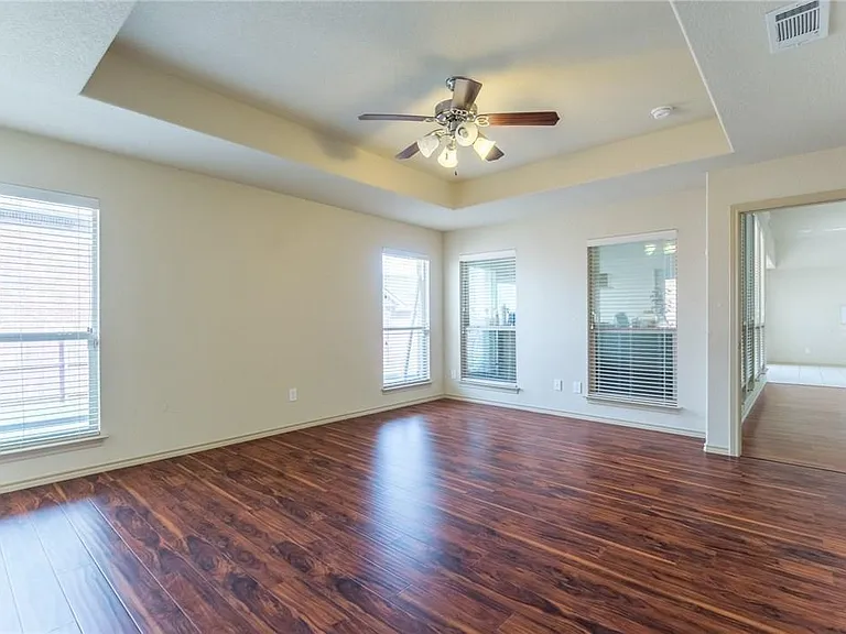 3003 Belmont Ct — Photo 5