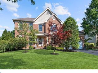 13 Dogwood Rd, Moorestown, NJ 08057
