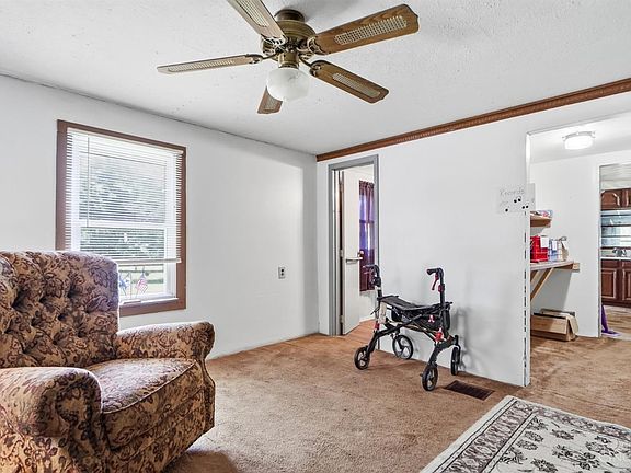 3rd image of 2117 Cardinal Ave