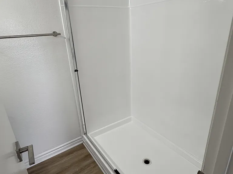 Pinetree Long Beach — Photo 12