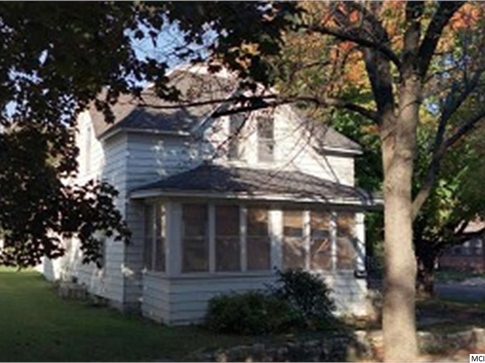 1st image of 554 6th St SE