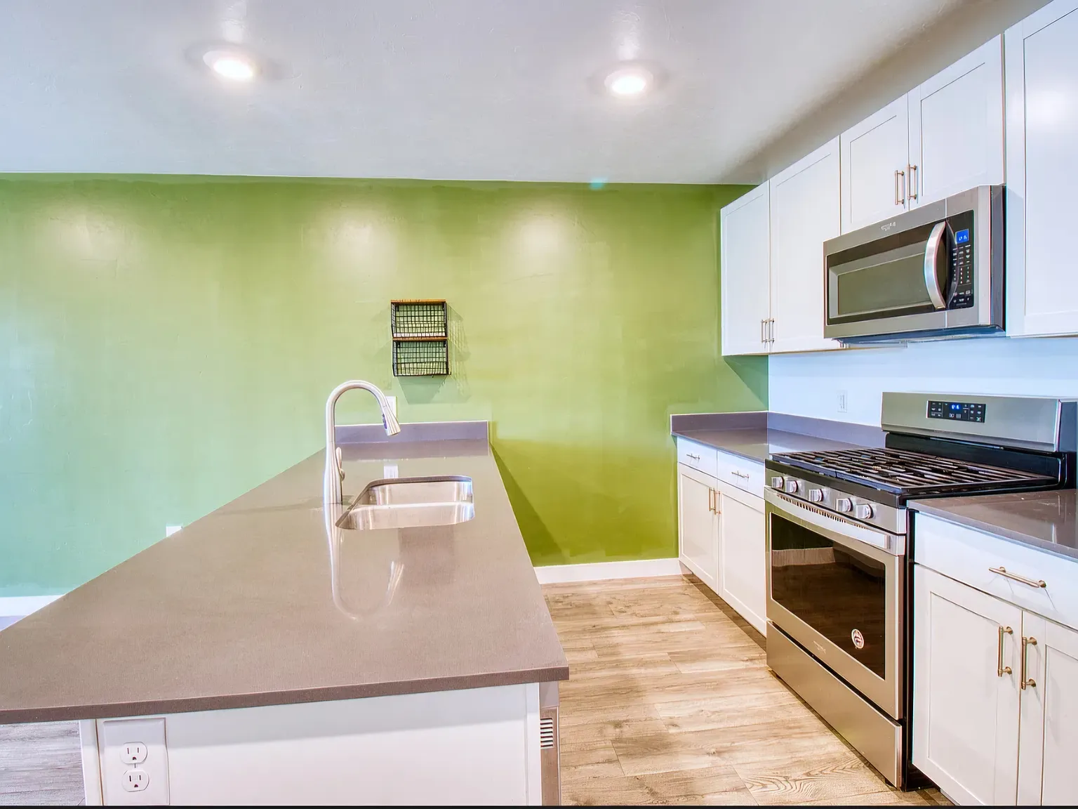 6311 N Cam Ct — Photo 3