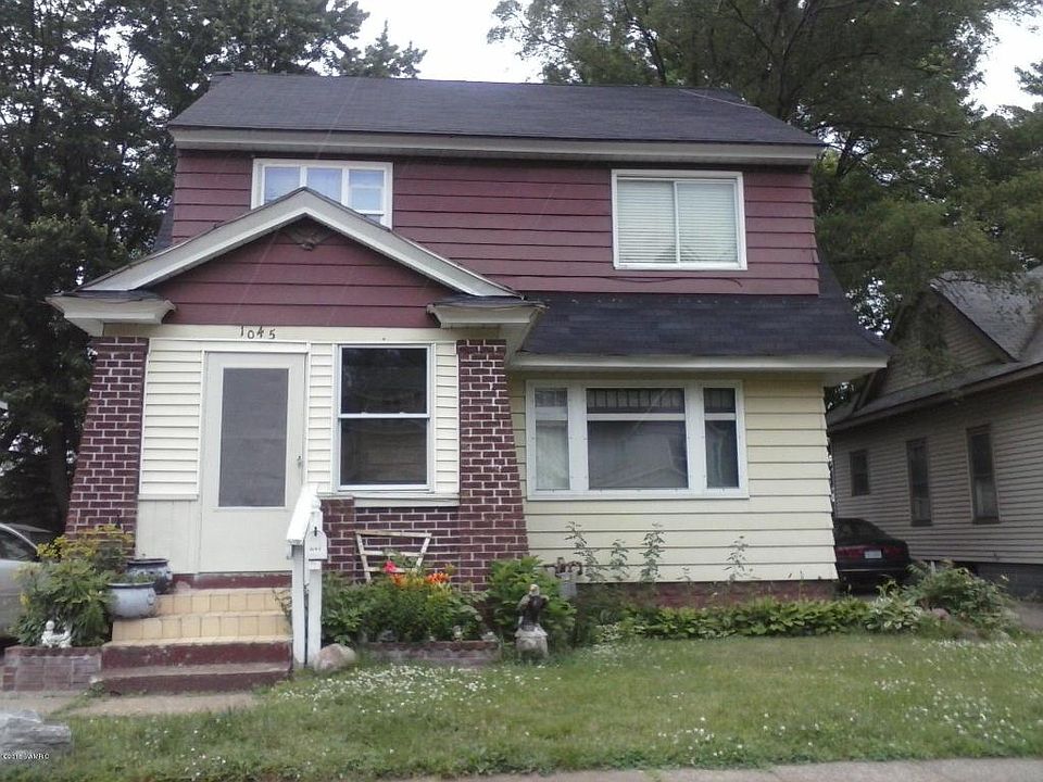 1st image of 1045 Joosten St SW