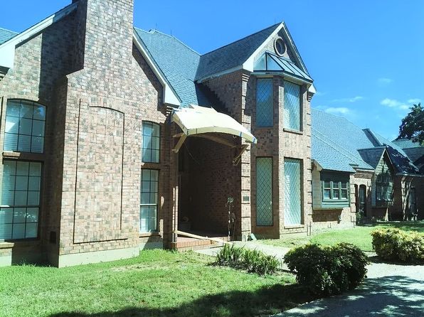 3924 Ridgecrest Dr