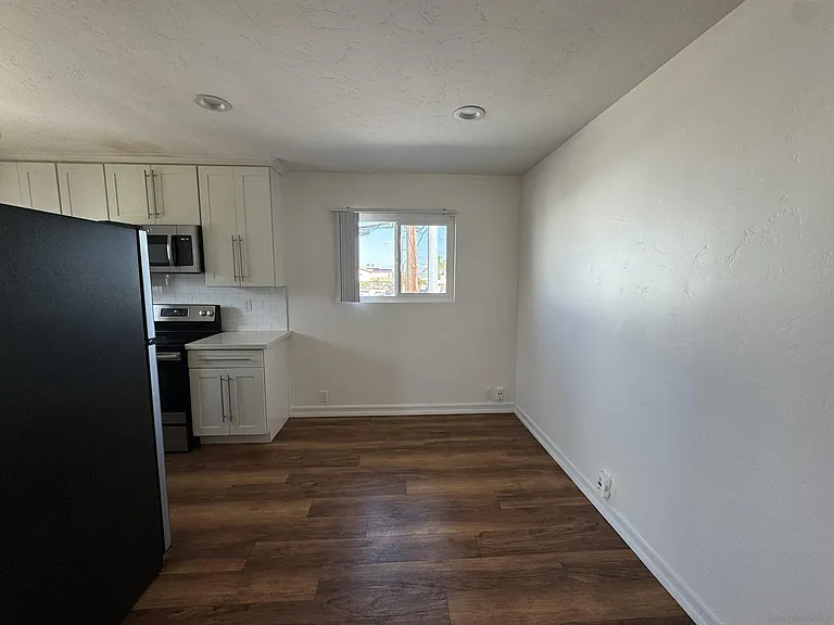 3222 Collier Ave — Photo 3