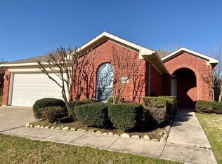 8168 Whitney Ln, Fort Worth, TX 76120