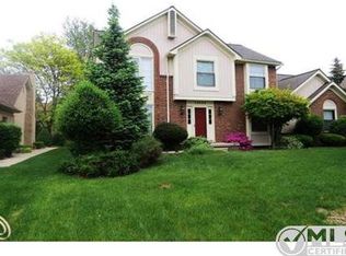37828 Stableview Dr, Farmington Hills, MI
