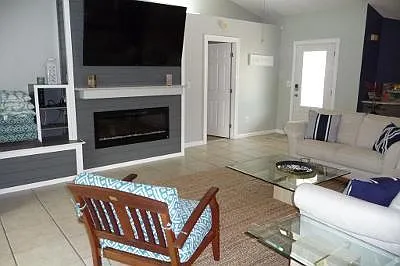 422 Avocado Ave — Photo 4