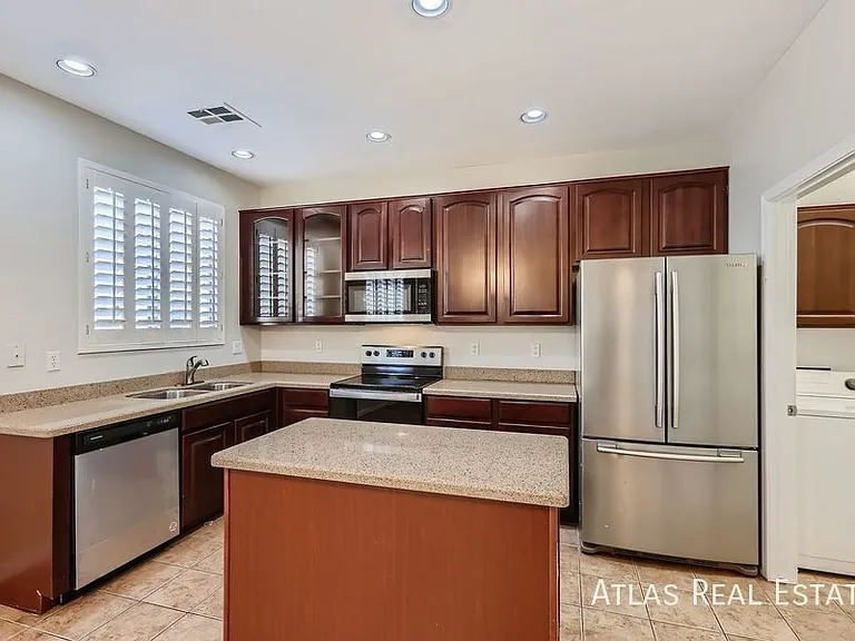 17456 W Mauna Loa Ln — Photo 4