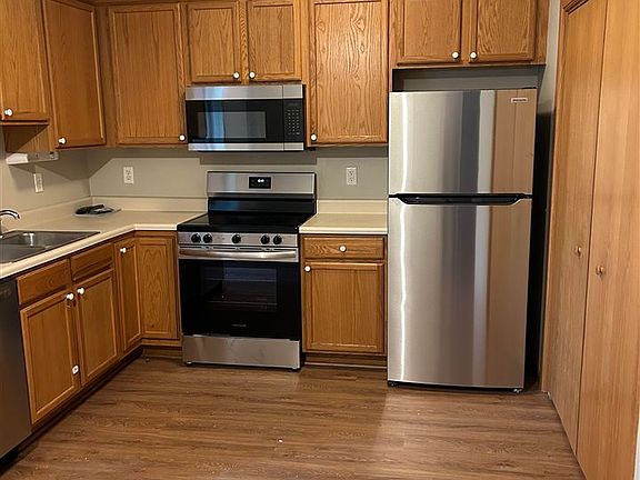 4th image of 930 23rd Avenue Pl APT 1