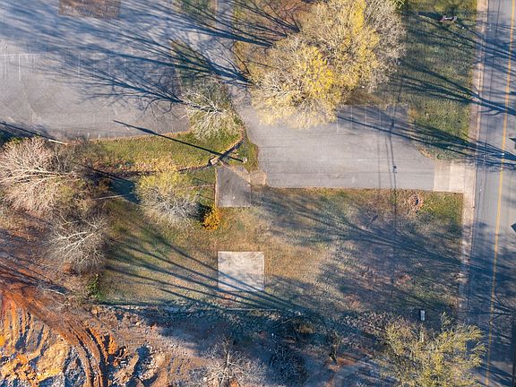 5th image of 832 Greenwood Ave Lot 3