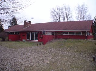 10527 Randall Rd, Capron, IL 61012