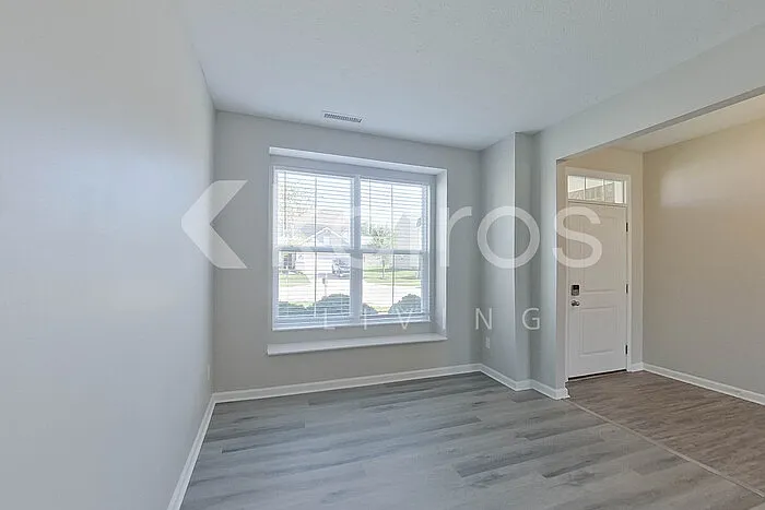 4 bed, 2.5 bath, 2085 sqft, $2,295 — Photo 4