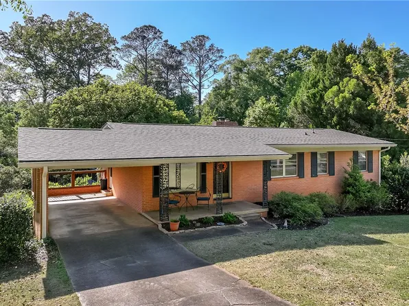 1404 Novella St, Opelika, AL 36801