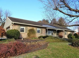 1736 Lincoln Gardens Rd, Ephrata, PA 17522