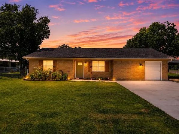 703 N Gilmer Ave, Dawson, TX 76639