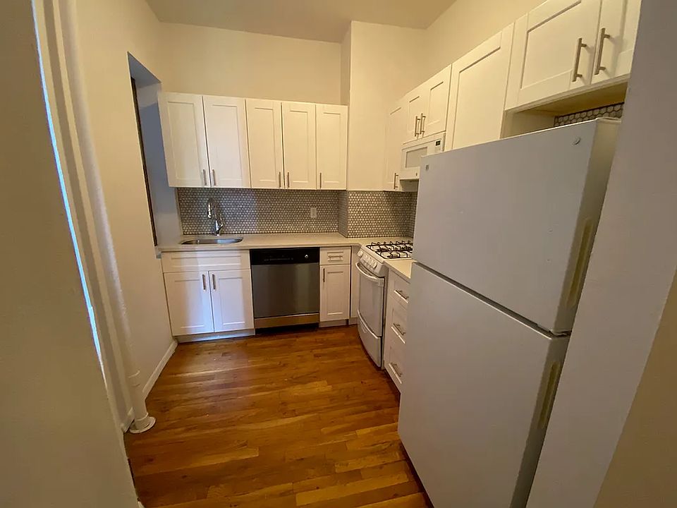 1st image of 335 W 14th St APT 52