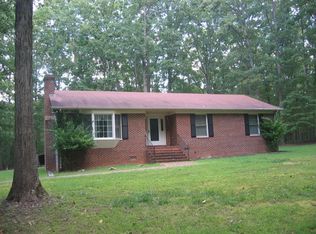 2452 Log Cabin Rd, Maidens, VA 23102