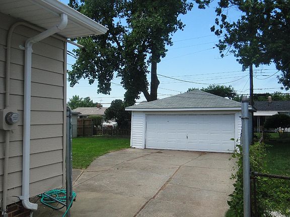 5th image of 17806 Naomi Ave