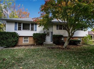 6724 Bear Ridge Rd, Lockport, NY 14094