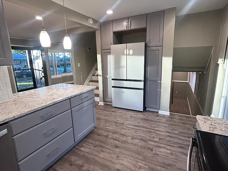 1210 Kenilworth Pl — Photo 6