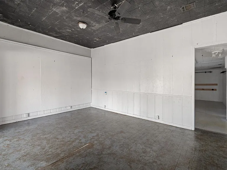 26407 Preston Ave — Photo 8