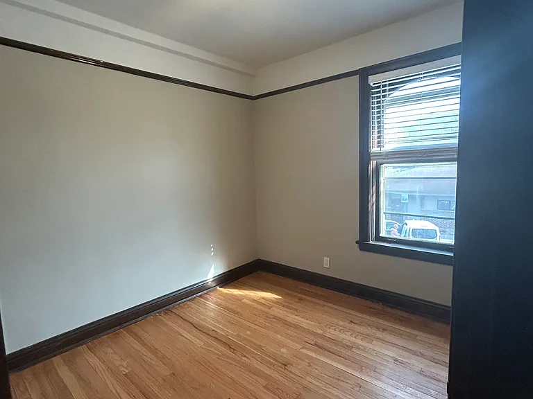 1104 Chicago Ave #3 — Photo 4