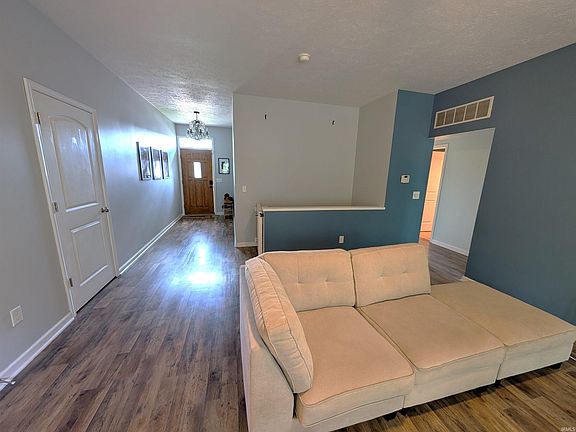 4th image of 333 Fairview Dr