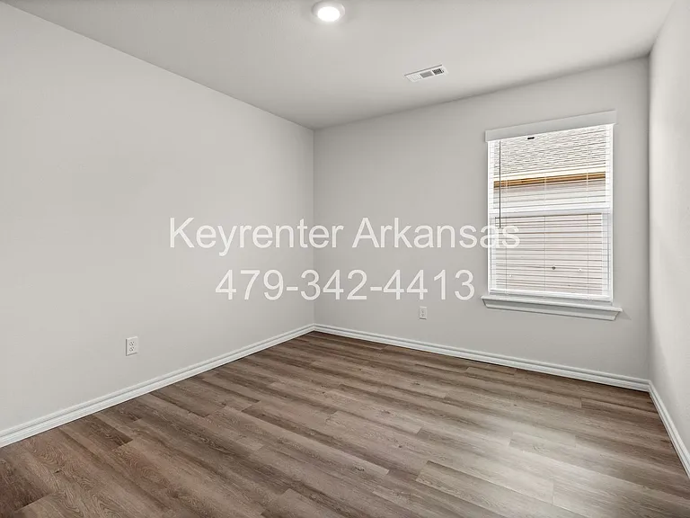 1324 Chavis St — Photo 22
