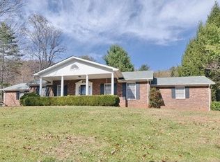 11 Wendy Ln, Asheville, NC 28805