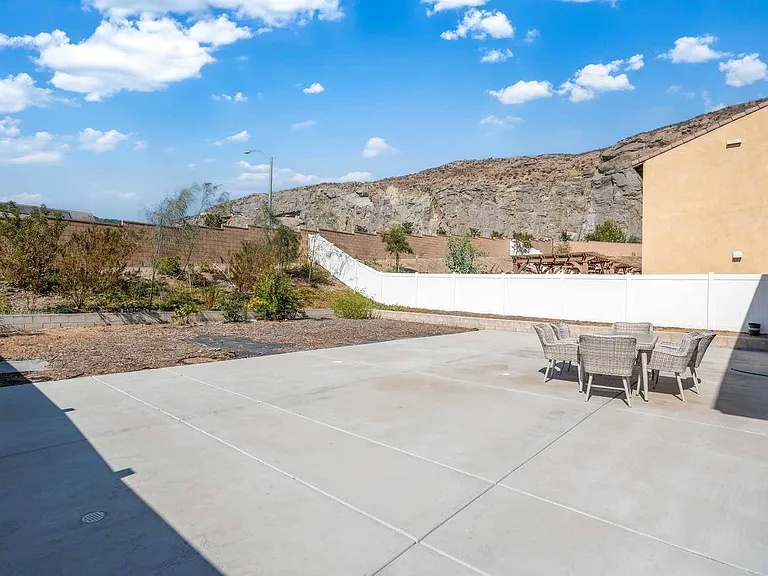 6599 Bryce Canyon Ct — Photo 36