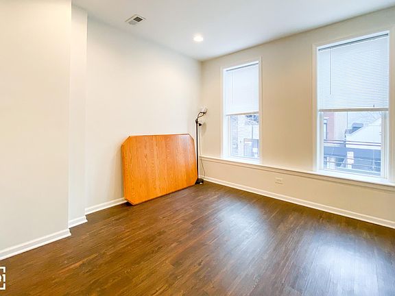 2nd image of 1648 W Cortland St #1