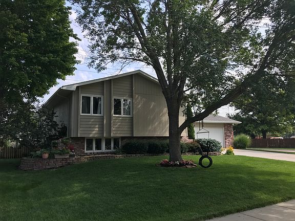 3rd image of 1302 Jones Dr