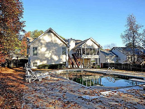 4th image of 2359 Radbury Ln