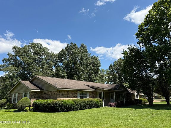 2nd image of 42 Robin Dr