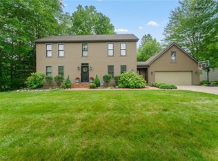 423 Janet Dr, Canfield, OH