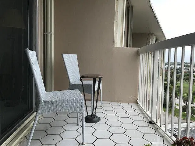 1 bed, 1.0 bath, 450 sqft, $1,700 — Photo 2