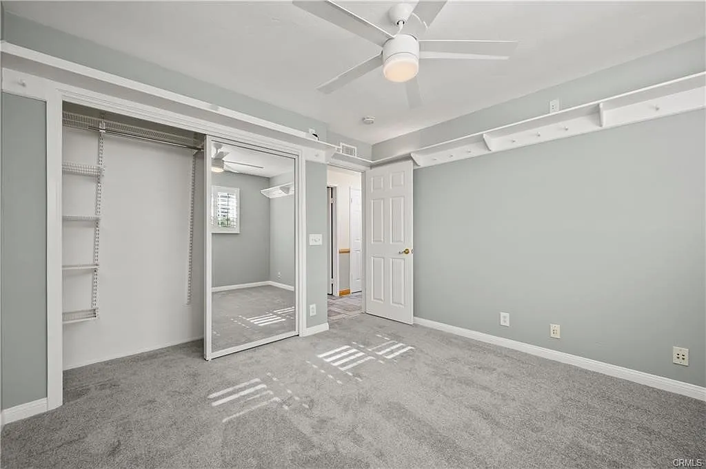 Building Photo - 3080 W Glen Holly Dr