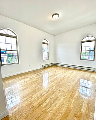 Rented by Amorelli Realty | media 18