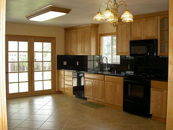 kitchen rt-side