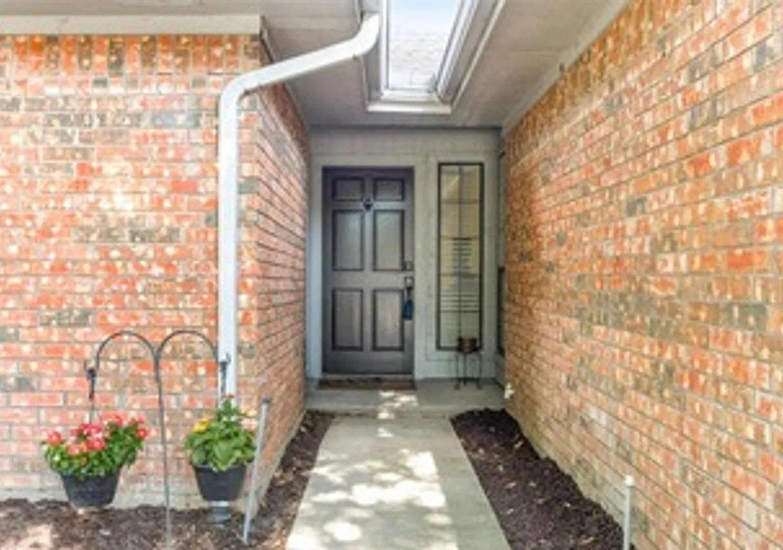 Beautiful 3 bedroom home in Green Leaf/Arlington - Zoned to Mansfield ISD — Photo 3