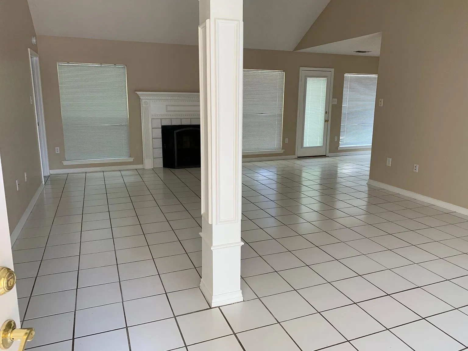 369 E Suncrest Loop — Photo 3