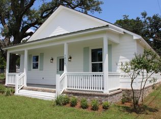 1215 Ocean View Dr, Gulfport, MS 39507