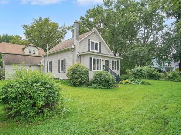 101 Narragansett Blvd, Chicopee, MA 01013