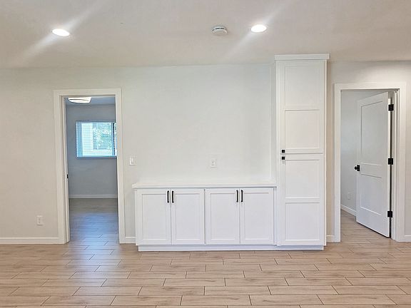 5th image of 2554 27th St APT C